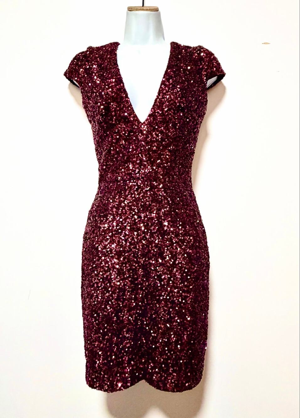Dress the Population Zoe Maroon Sequin Mini Dress V-Neck Cap Sleeve Size S